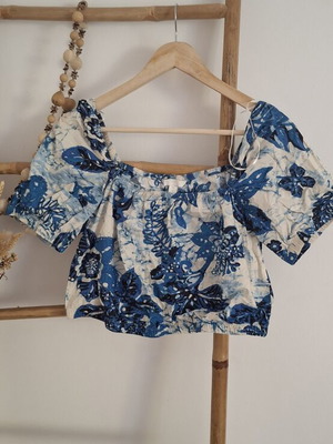Floral top H&M new, white and blue, size S