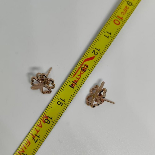Four-Leaf Clover Earrings in Pink Gold Color like new
