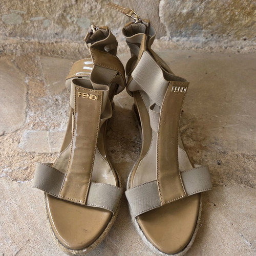 Fendi Carioca Wedge Leather Sandals Like New Size 36 Beige