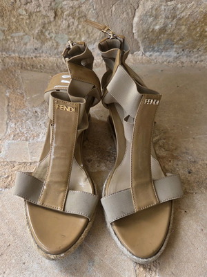 Fendi Carioca Wedge Leather Sandals Like New Size 36 Beige