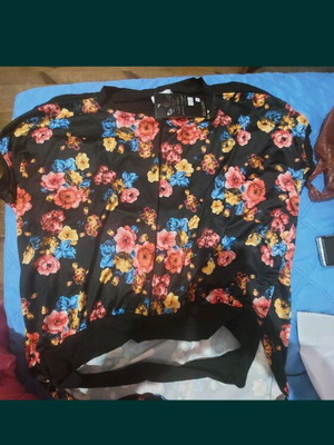 Set with patterned leggings and blouse new, colorful
