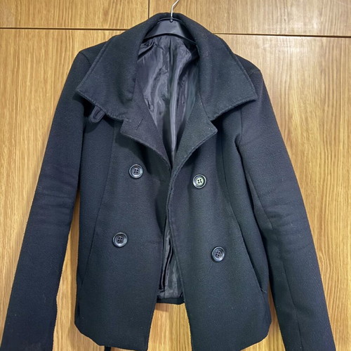 Short black pea coat with double button and waist belt, size M