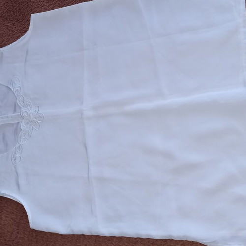 Satin blouse size 40 large like new, white