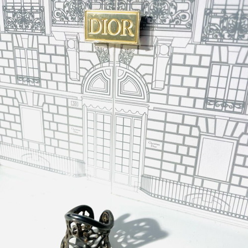 Sevalier ring like new with beautiful design