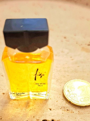 Vintage μίνι άρωμα Fiji Eau de Toilette 5 ml από Guy Laroche σαν καινούργιο