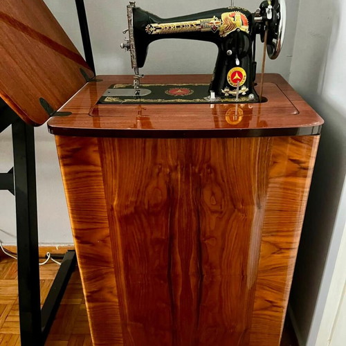 Sewing machine like new