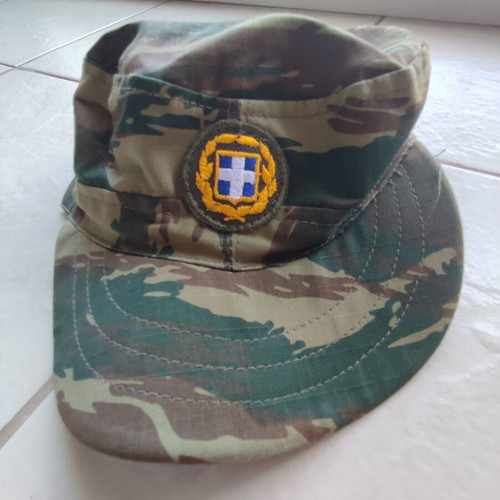Camouflage hat like new, size 56, green