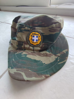 Camouflage hat like new, size 56, green