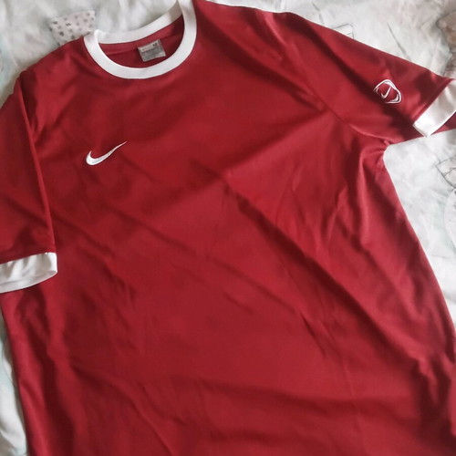 Nike vintage t-shirt new, size Medium, red and white