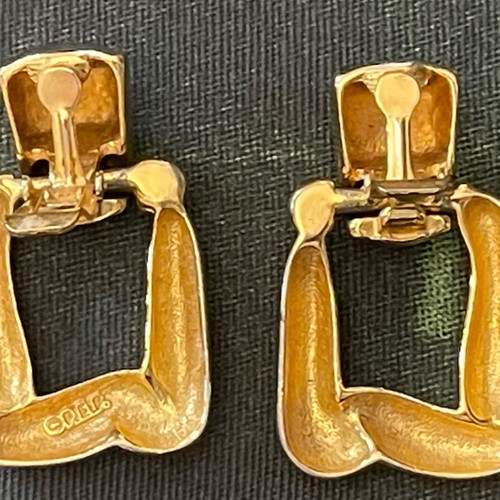 P.E.P. clip earrings collectible like new