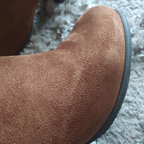 Suede tabba ankle boots like new with medium heel size 37