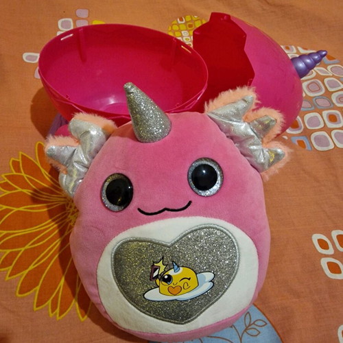 Rainbowcorns Eggzania plush like new with egg case and 3 small eggs