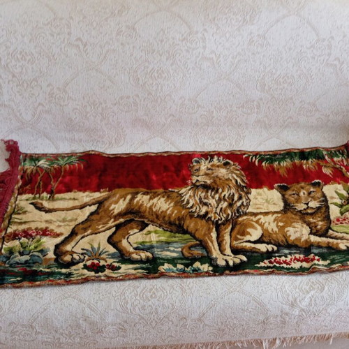 Vintage wall tapestry with lions