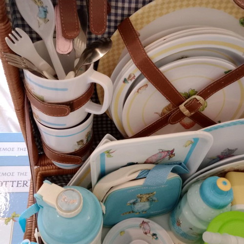 Beatrix Potter Συλλεκτικό Πικ Νικ Σετ καινούργιο με καλάθι μπαμπού