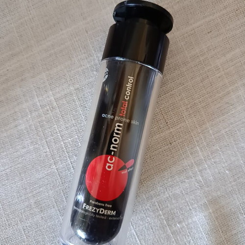 Frezyderm Ac-norm total control like new