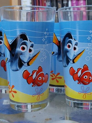 Glasses set of 6 like new with Finding Nemo design