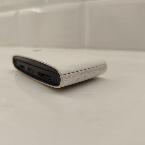 O2 Cocoon vintage clamshell phone with LED display
