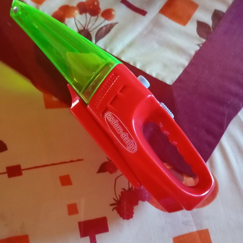 Children's Electric Toy Vacuum Cleaner like new, red plastic with sound and light