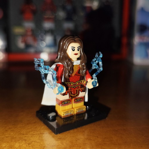 Mary Bromfield Lady Shazam minifigure like new with accessories