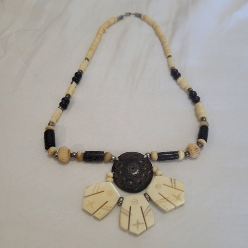 Ethnic necklace unisex