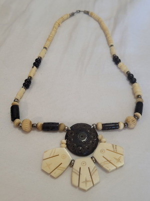 Ethnic necklace unisex