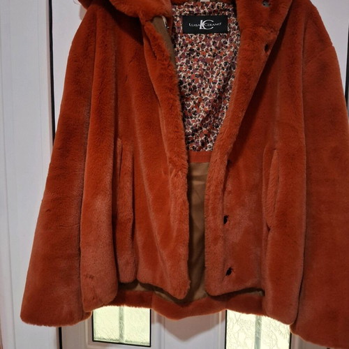 Luisa Cerano synthetic fur orange like new with hood
