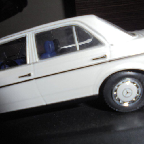 Mercedes-Benz 200D 1976 1:43 white miniature car new