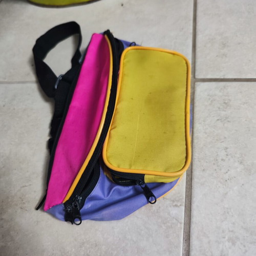 Banana bag retro from 1993 in moderate condition