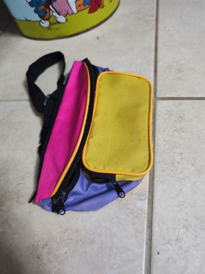 Banana bag retro from 1993 in moderate condition