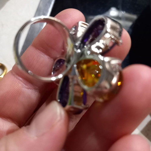 Women's ring size 58 with zircon stones like new, multicolor