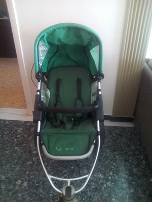 Quinny Speedy stroller like new with hood and safety features