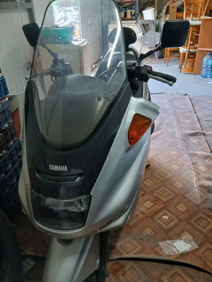 Yamaha Majesty 250 scooter