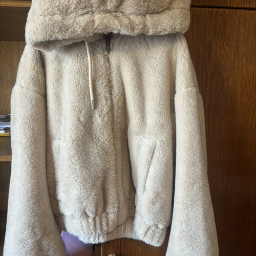 Bershka fur jacket xsmall beige like new