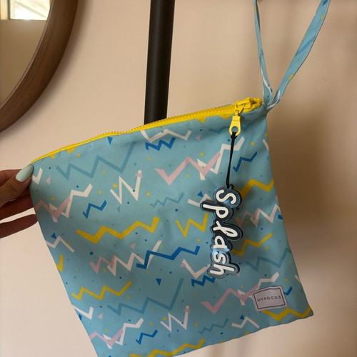 Waterproof Mykocos beach bag with inner waterproof pocket like new, turquoise