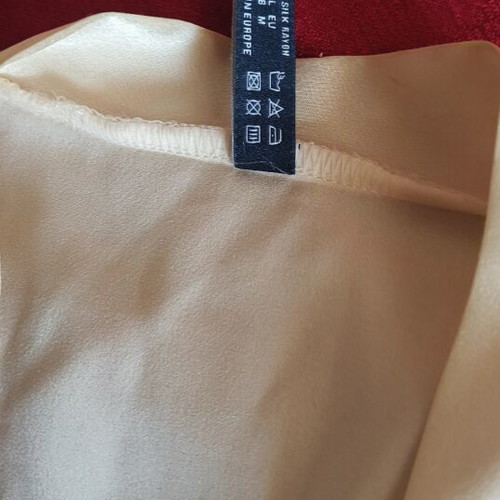 Silk Robe champagne white with lace, like new, size Medium
