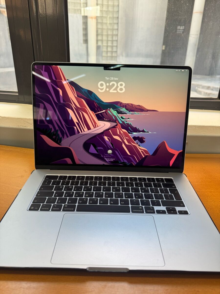 MacBook Air M4 15.3” Skyblue new with… - € 850,00 - Vendora.cy
