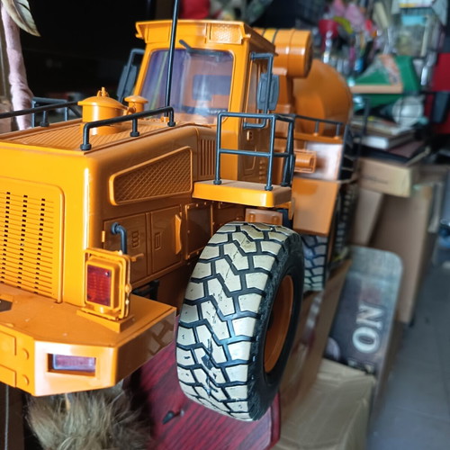 Radio control truck cement mixer, like new, 80 cm