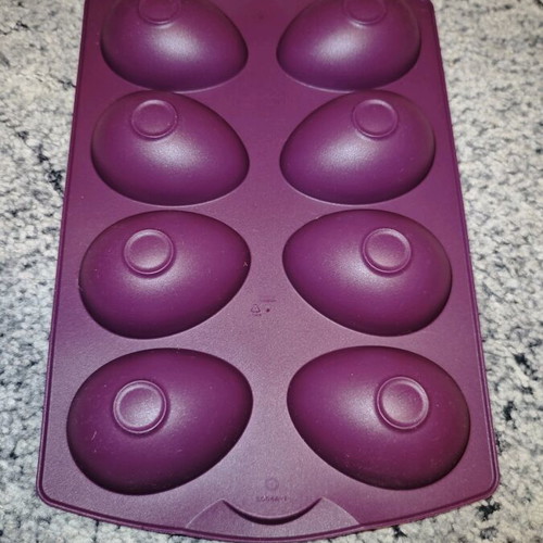 Tupperware egg silicone mold new with 8 oval cavities