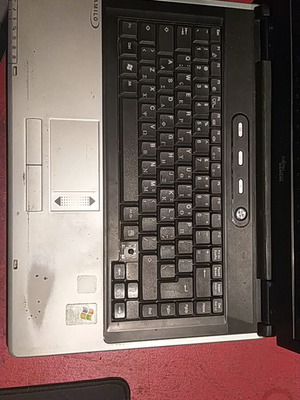 Fujitsu Siemens Amilo A1645 Laptop μεταχειρισμένο για ανταλλακτικά χωρίς μνήμη και δίσκο