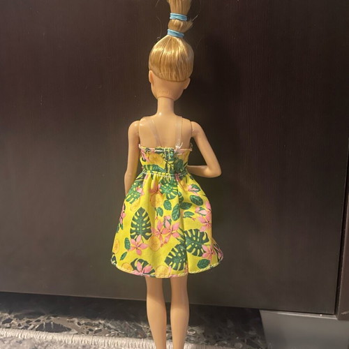 Barbie Mattel 2016 like new with clothes and accessories