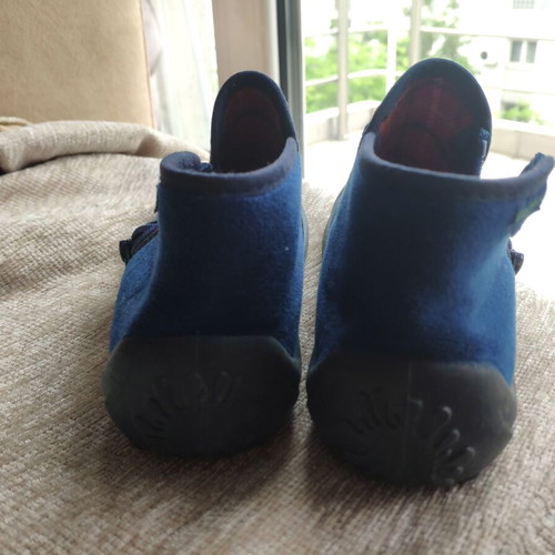 Mini Max slippers size 32 like new, with zipper, black and blue