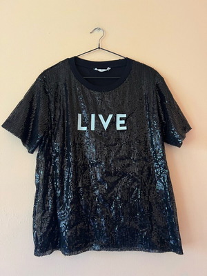 Mango sequin t-shirt new, size S/M, black with LIVE print