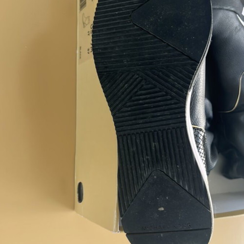 Michael Kors Randy Bootie boots size 37 like new, black leather