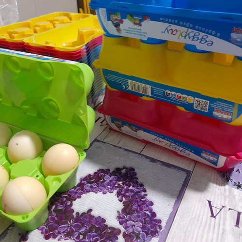Eggyplay egg holder new, set of 24 pieces with 8 soft eggs