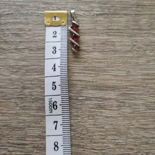 Silver pendant used with red stones 925 and chain