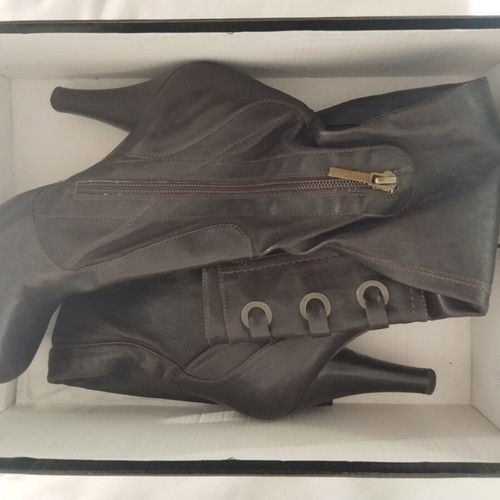 Leather high-heeled boots size 37, brown