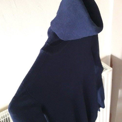 Women's blue turtleneck shirt like new, size Small