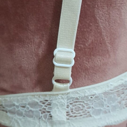 H&M White/Cream Lace Push-Up Bra Size 70B Like New