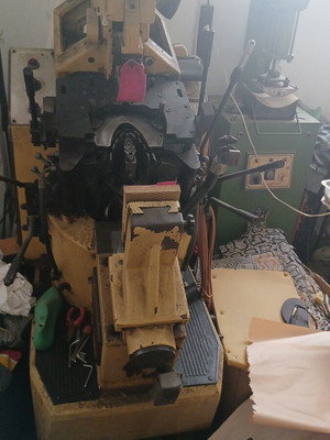 Leather goods machinery like new, fully equipped for bags wallets sandals shoes