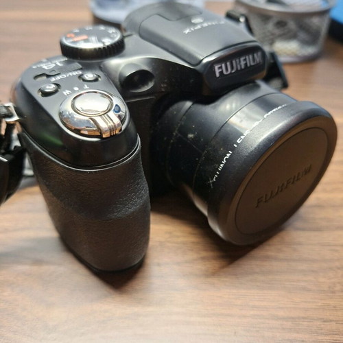 Fujifilm FinePix S2980 like new, fully functional